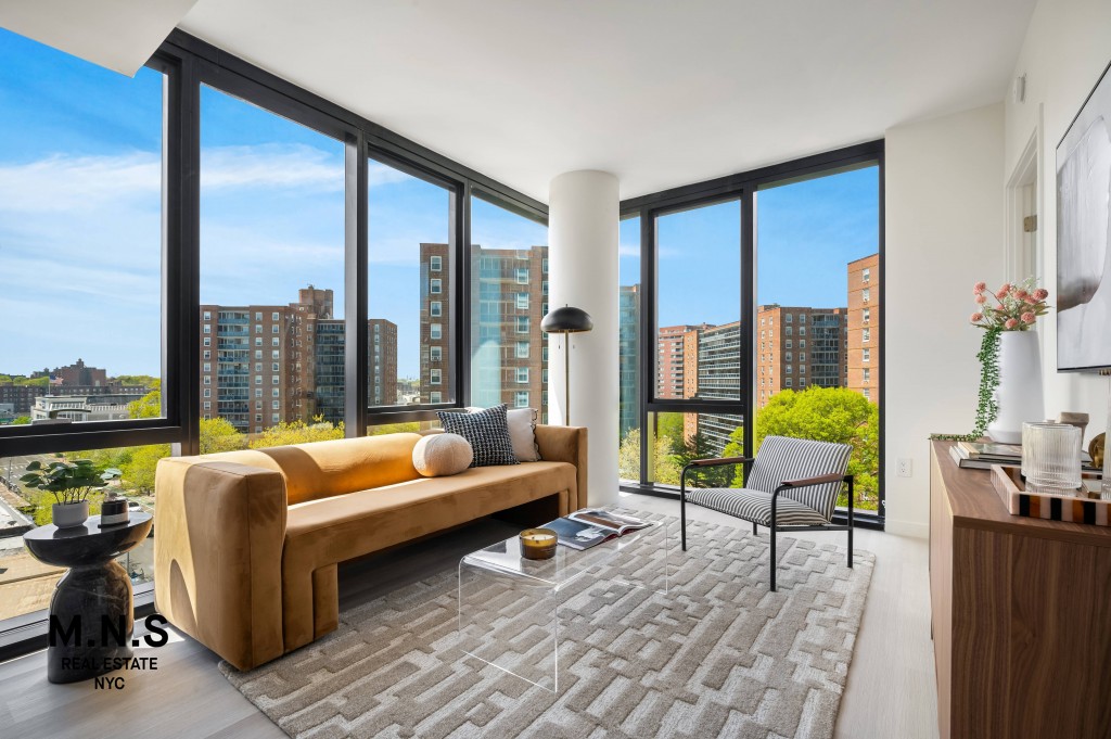 Listing photo 1 of 17