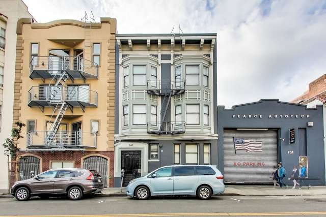 Listing photo 1 of 3