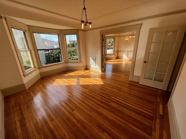 Listing photo 1 of 5