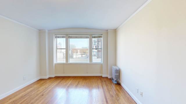 Listing photo 1 of 5