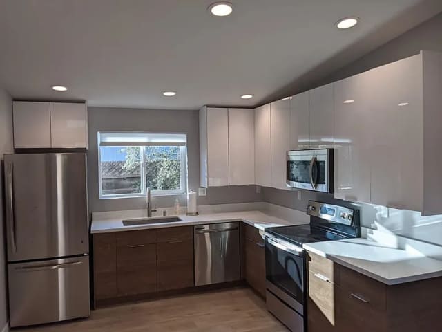 Listing photo 1 of 5