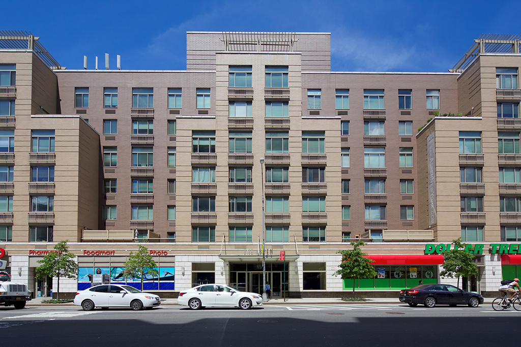 Listing photo 1 of 6