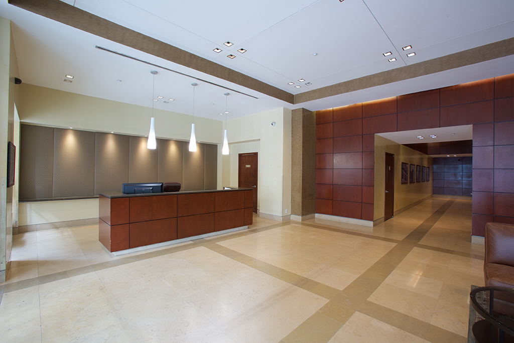 Listing photo 1 of 6