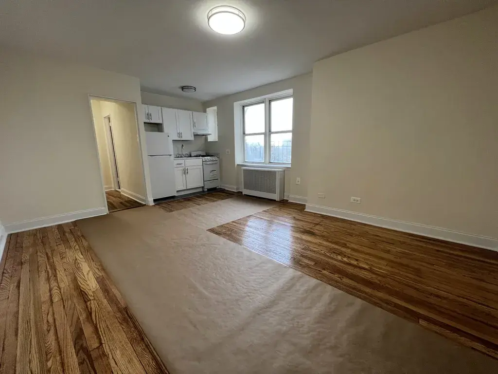 Listing photo 1 of 5