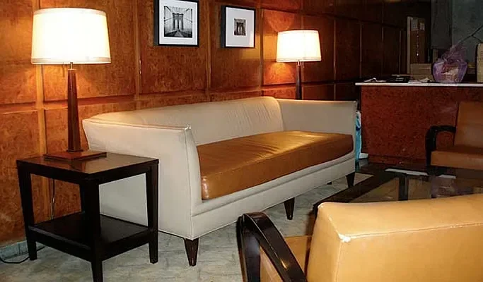 Listing photo 1 of 4