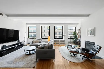 Listing photo 1 of 5