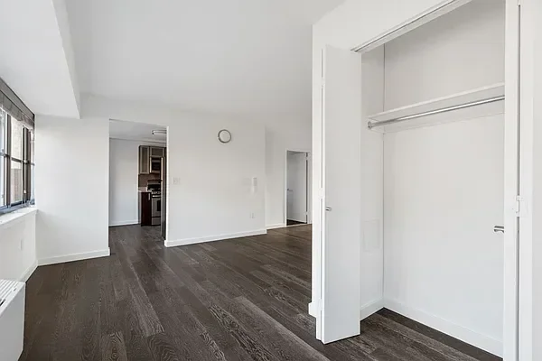 Listing photo 1 of 6