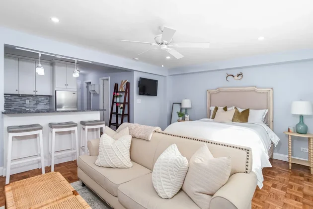 Listing photo 1 of 18