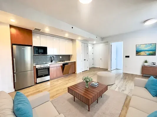 Listing photo 1 of 10