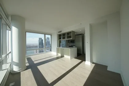 Listing photo 1 of 9