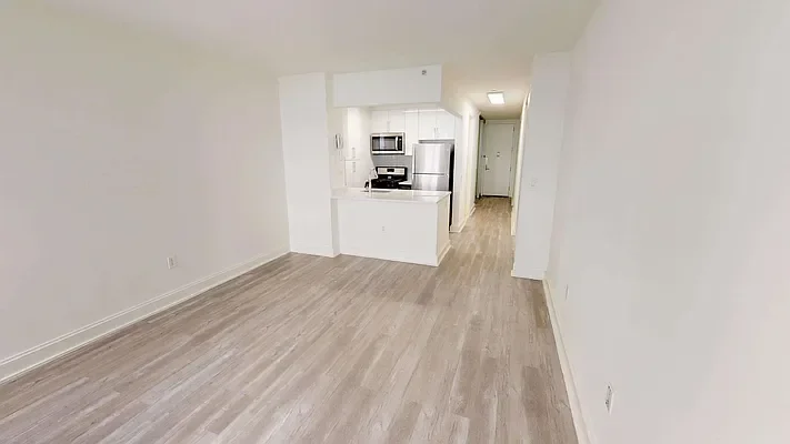 Listing photo 1 of 6