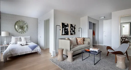 Listing photo 1 of 4