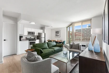 Listing photo 1 of 10