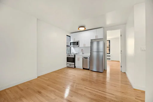 Listing photo 1 of 9