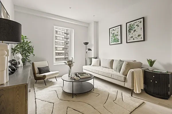 Listing photo 1 of 7