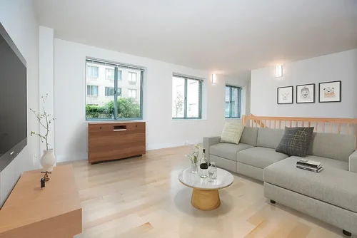 Listing photo 1 of 6