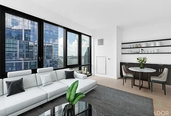 Listing photo 1 of 5