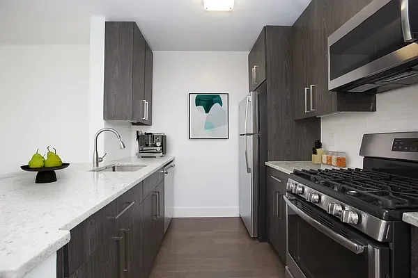 Listing photo 1 of 14