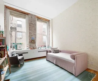 Listing photo 1 of 5