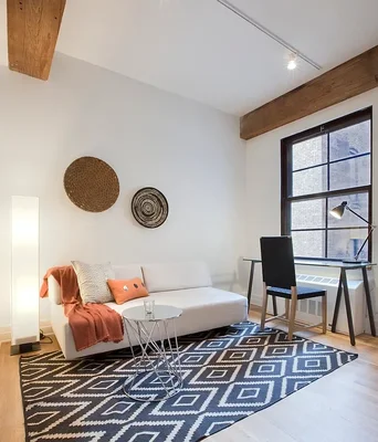 Listing photo 1 of 9