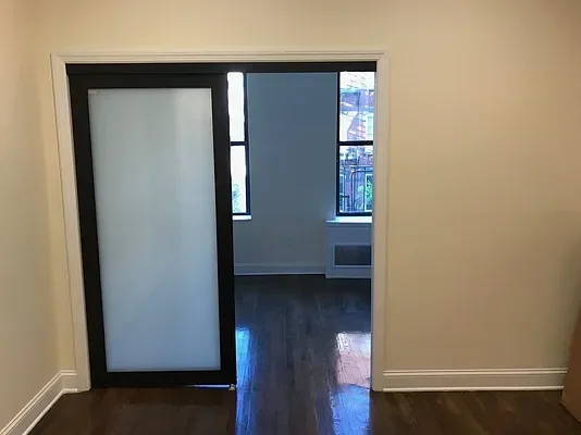 Listing photo 1 of 4