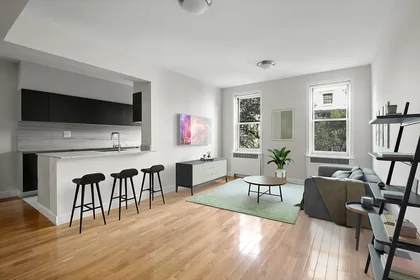 Listing photo 1 of 11