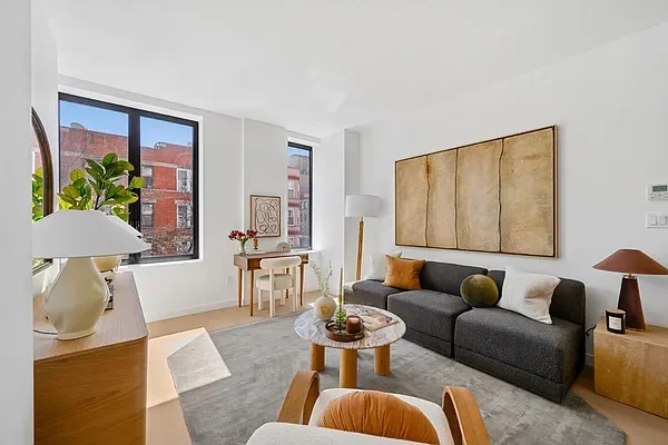 Listing photo 1 of 8