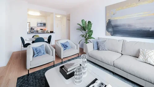 Listing photo 1 of 8