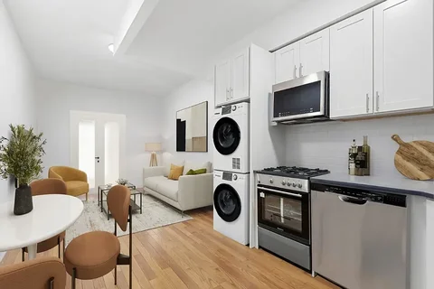 Listing photo 1 of 4