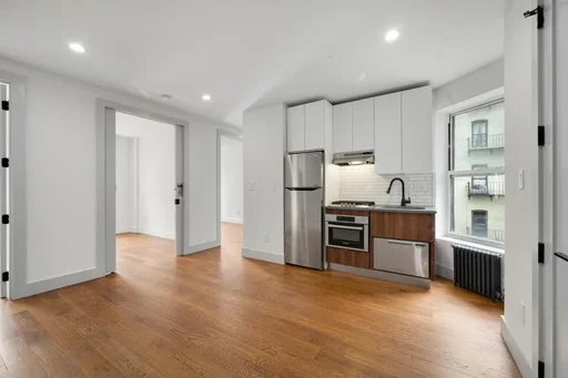 Listing photo 1 of 12