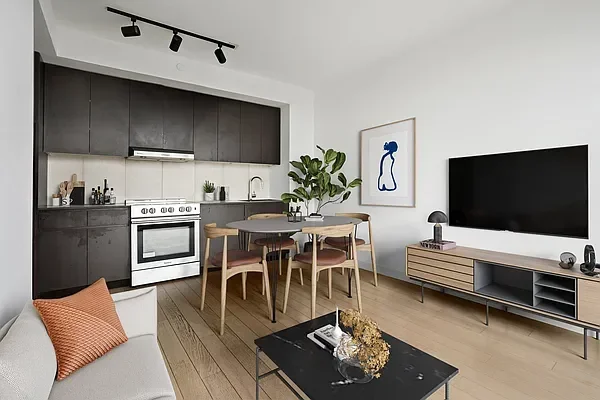 Listing photo 1 of 4