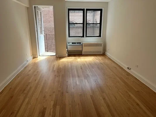 Listing photo 1 of 6