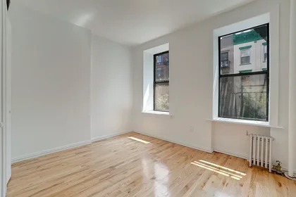 Listing photo 1 of 4