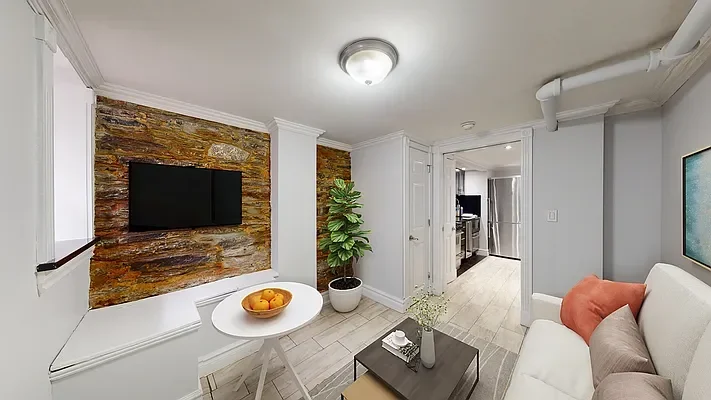 Listing photo 1 of 8