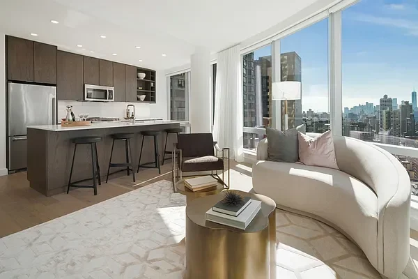 Listing photo 1 of 18