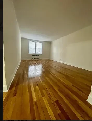 Listing photo 1 of 3