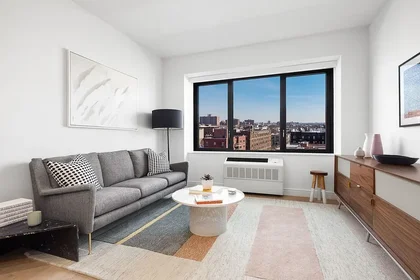 Listing photo 1 of 8