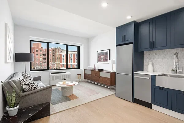 Listing photo 1 of 10