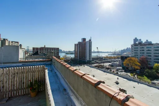 Listing photo 1 of 7