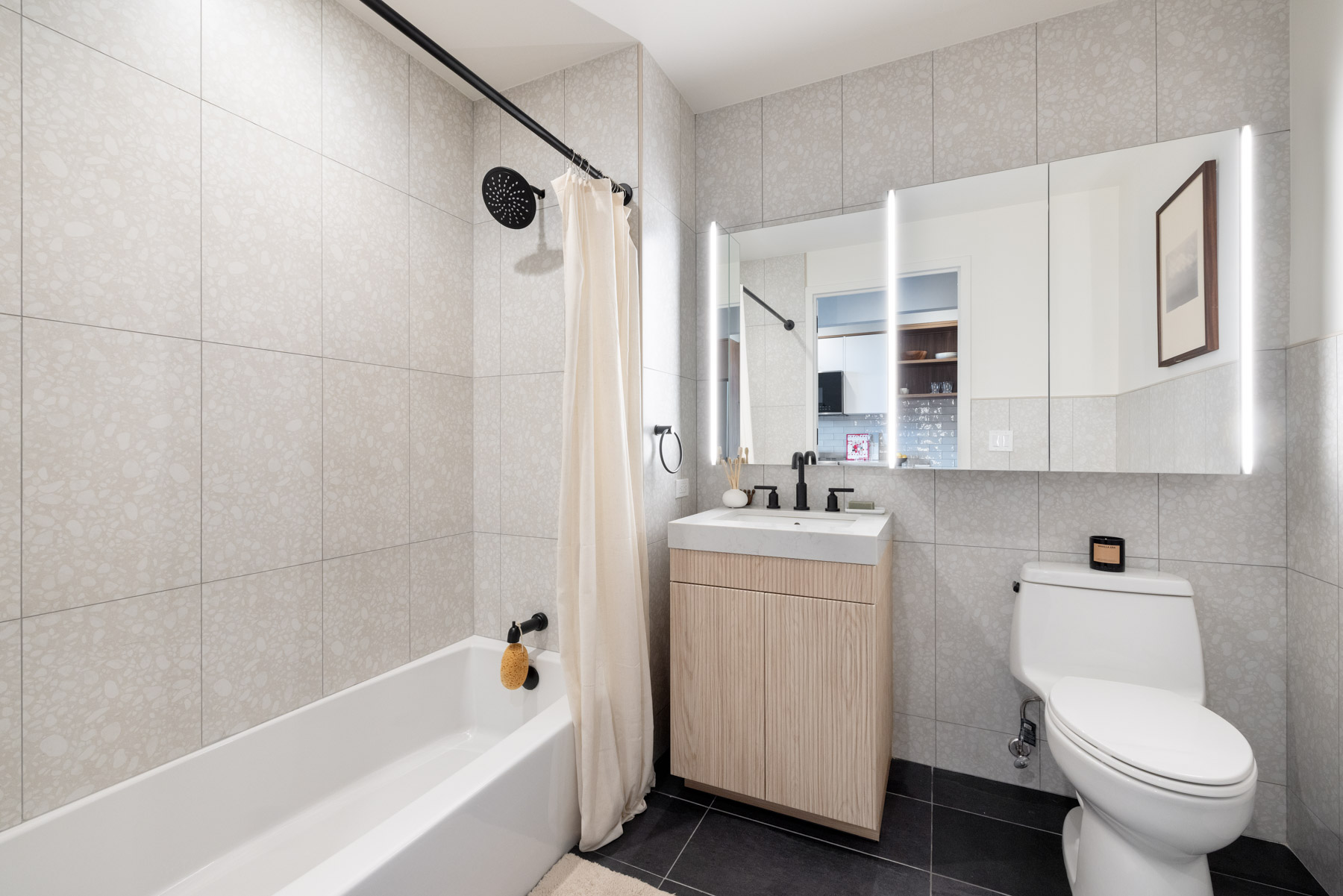 Listing photo 1 of 7