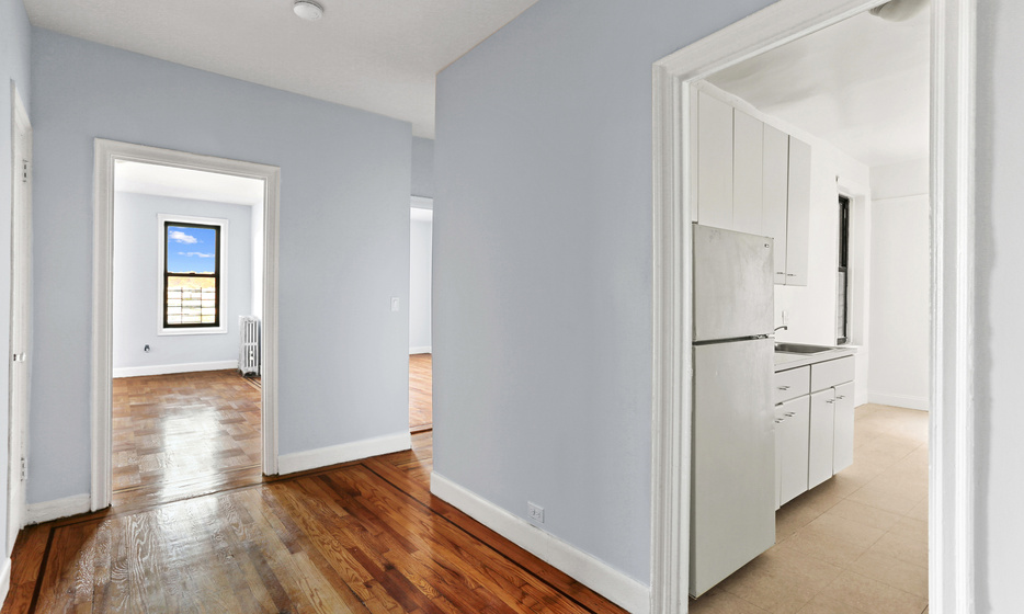 Listing photo 1 of 7