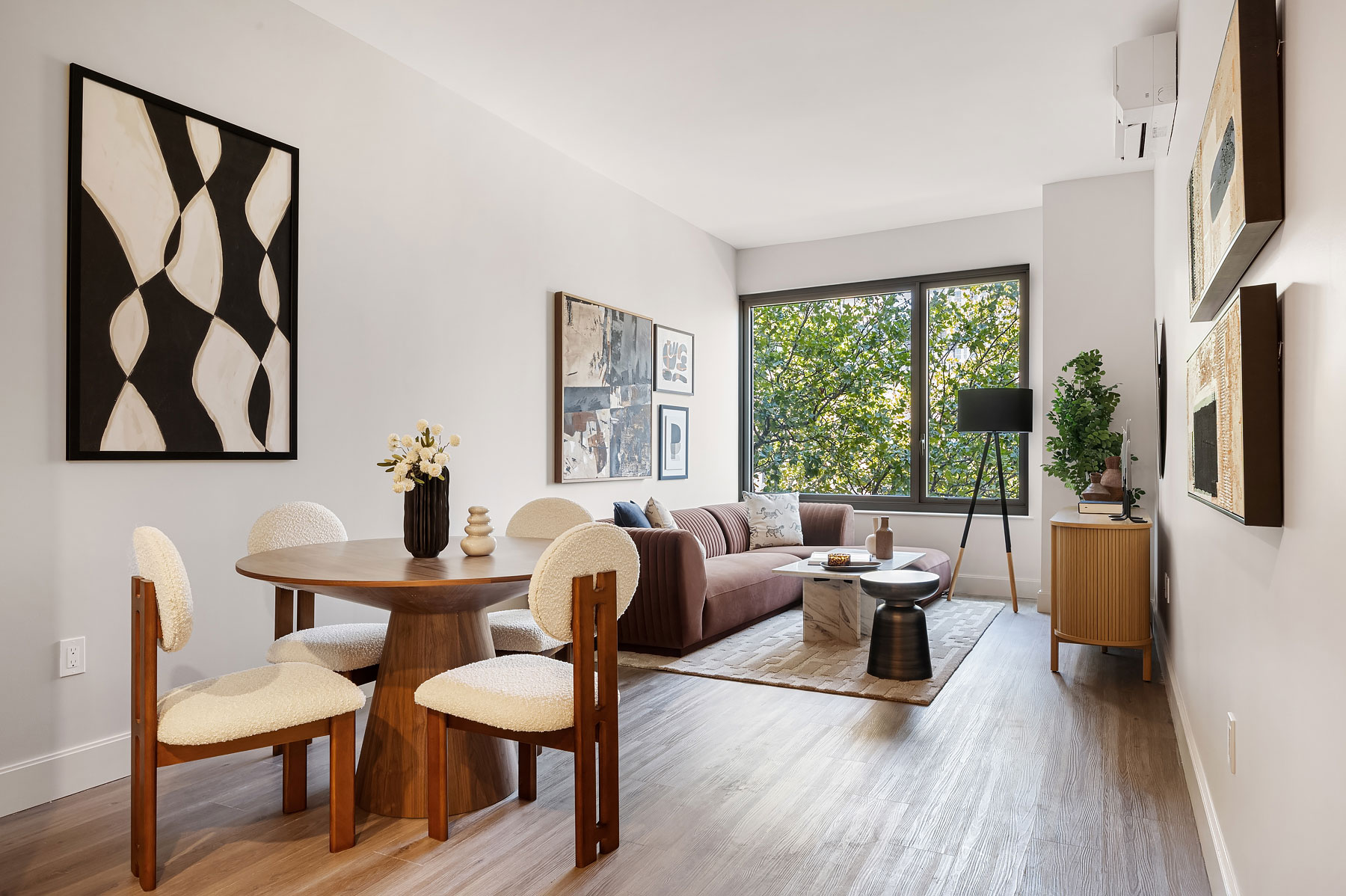 Listing photo 1 of 6