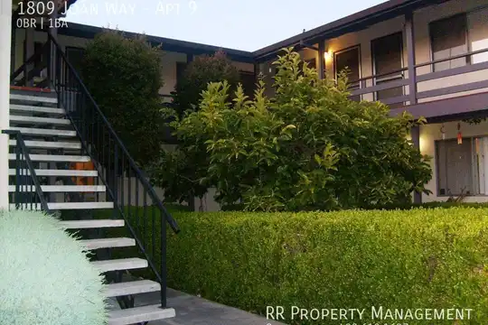 Listing photo 1 of 5