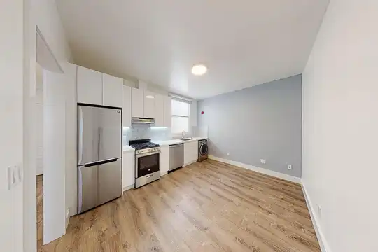Listing photo 1 of 5