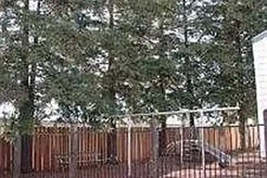 Listing photo 1 of 5
