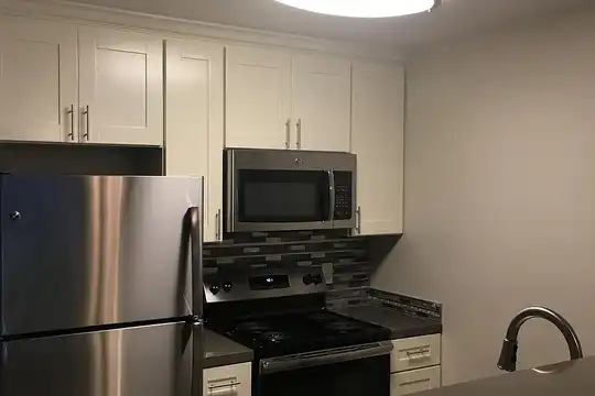 Listing photo 1 of 5