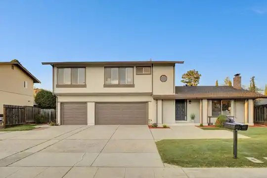 Listing photo 1 of 5