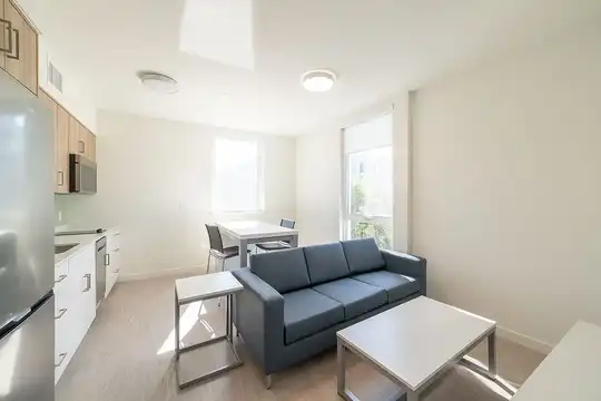 Listing photo 1 of 5
