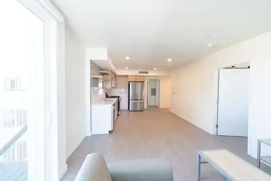 Listing photo 1 of 5