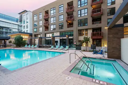 Listing photo 1 of 5